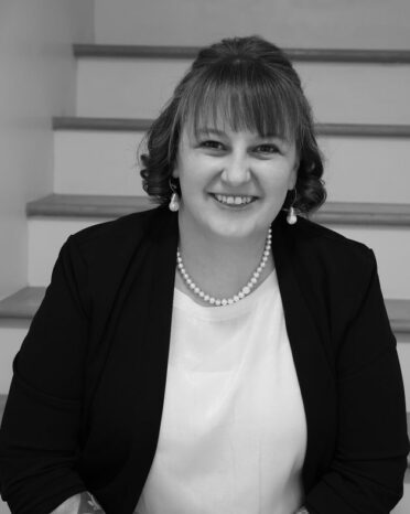 Nicole Headshot e1768347681572